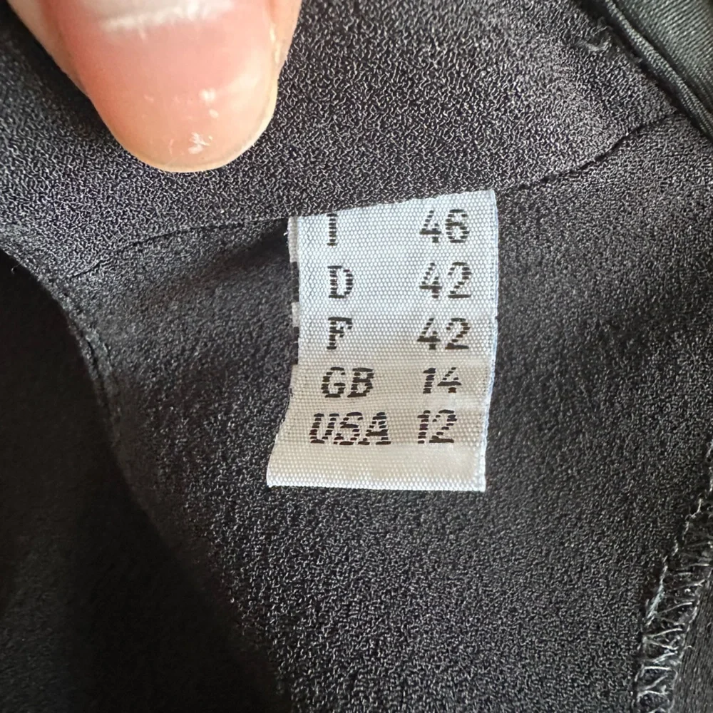 CHANEL Vintage Black Sleeveless Peter Pan Collar Mini Dress with Gold Buttons - Picture 10 of 13